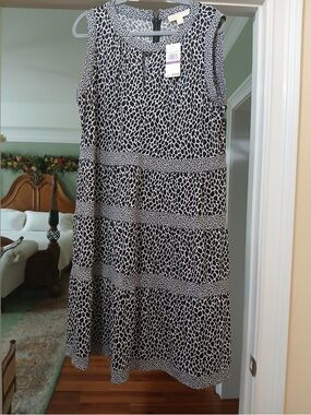 Michael Kors Black and White Sleeveless Printed Tiered Midi Dress
